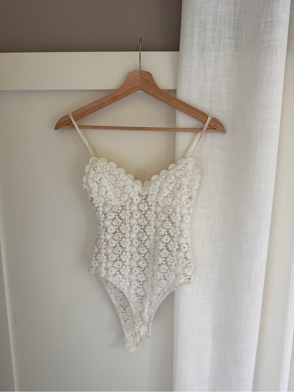H&M Delicate Cream Floral Lace Bodysuit Tank Top